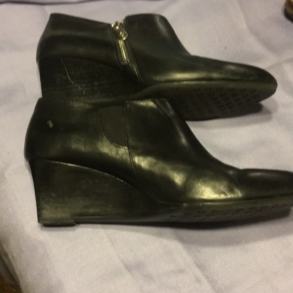 Adrienne Vittadini ankle boots - Picture 3 of 3